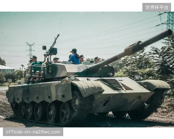 高温下保持防守阵型紧凑度是对战术纪律的考验,避免无谓消耗。 高温下保持防守阵型紧凑度是对战术纪律的考验,避免无谓消耗。